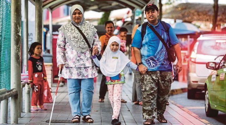 Budak 7 tahun jaga ibu bapa  Soya Lemon